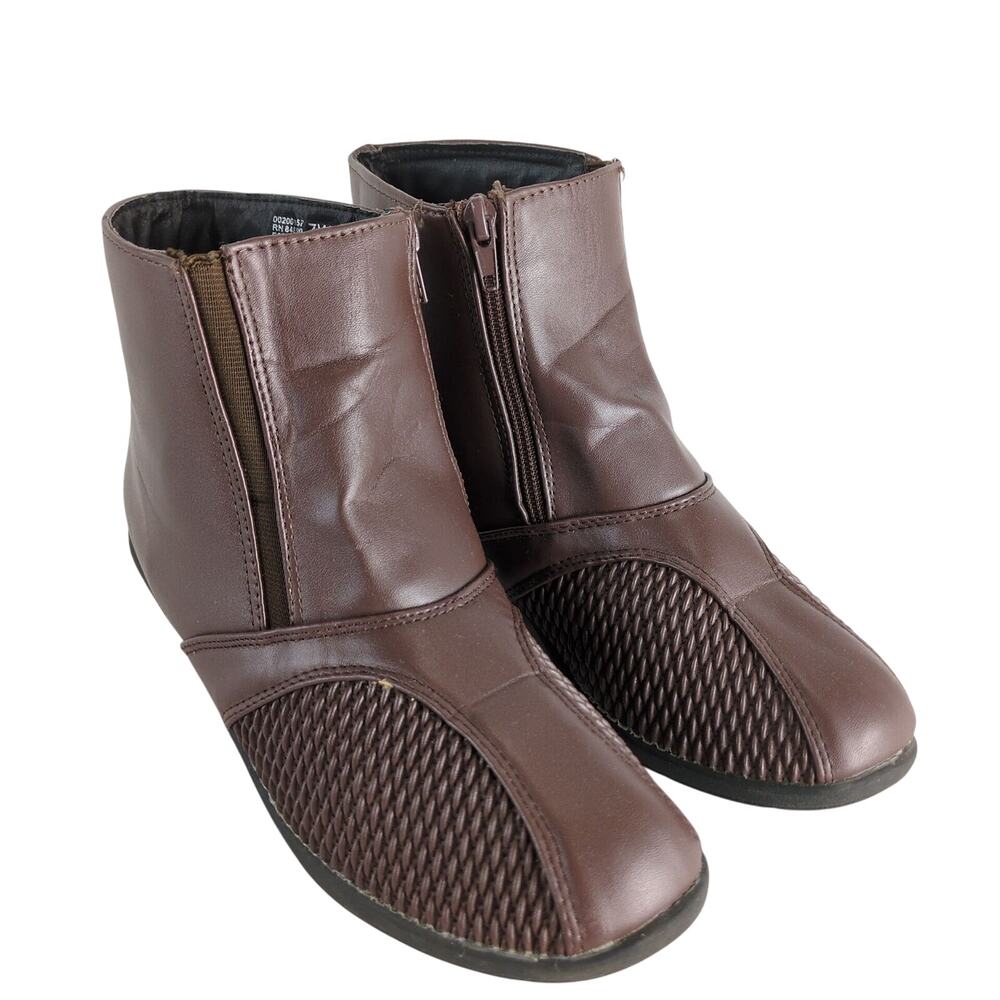 Beacon Women's 7W Brown‎ PU Leather Ankle Boots Stretch N Form Comfort Side Zip
